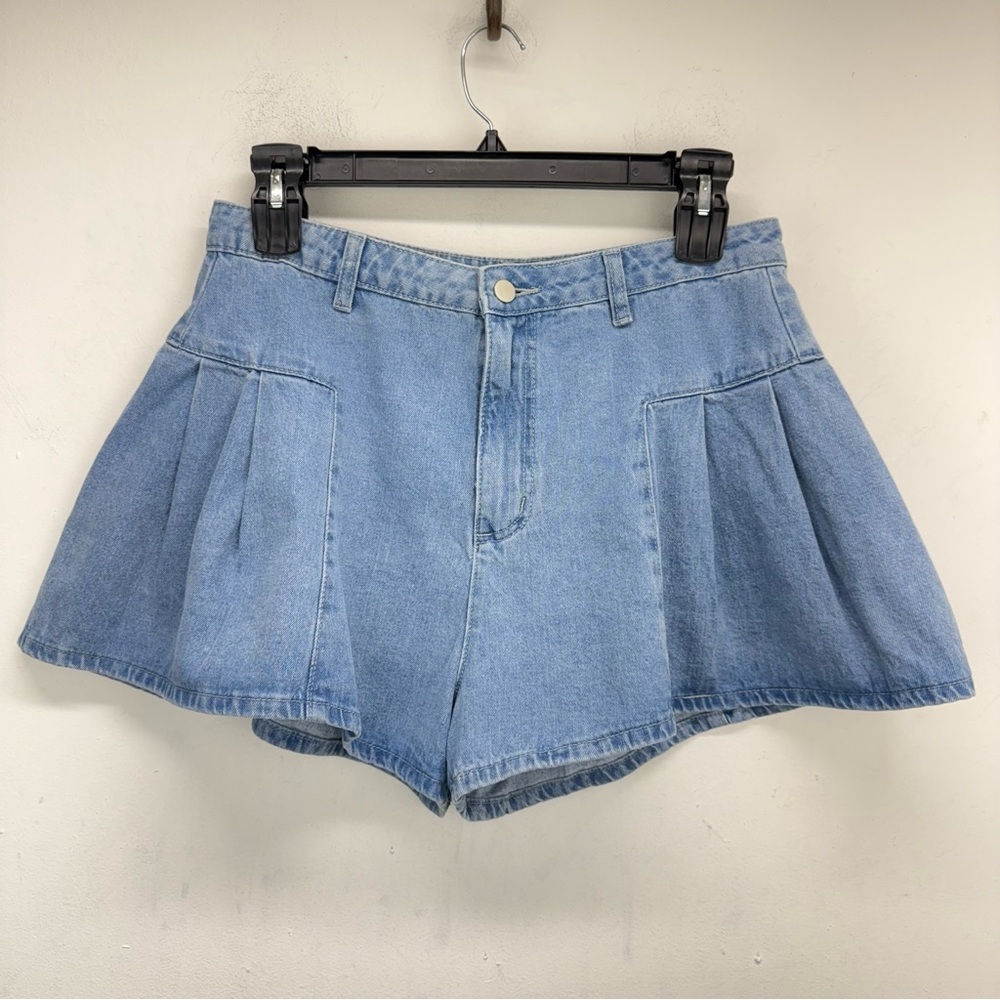 Anthropologie Mable size Large Women’s Light Blue Denim Pintuck Jean Shorts NWT